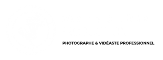 Logo Damien Delorme Production: coq stylisé avec caméra, dans une bobine de film. Texte: Photographe & Vidéaste Professionnel.