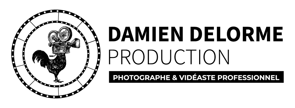 Texte blanc sur fond noir: 'PHOTOGRAPHE & VIDÉASTE PROFESSIONNEL'.